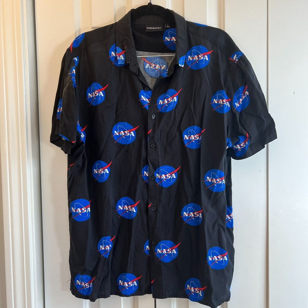 Chemistry NASA Logo Shirt All Over Print Black Short Sleeve Button Up, Size L